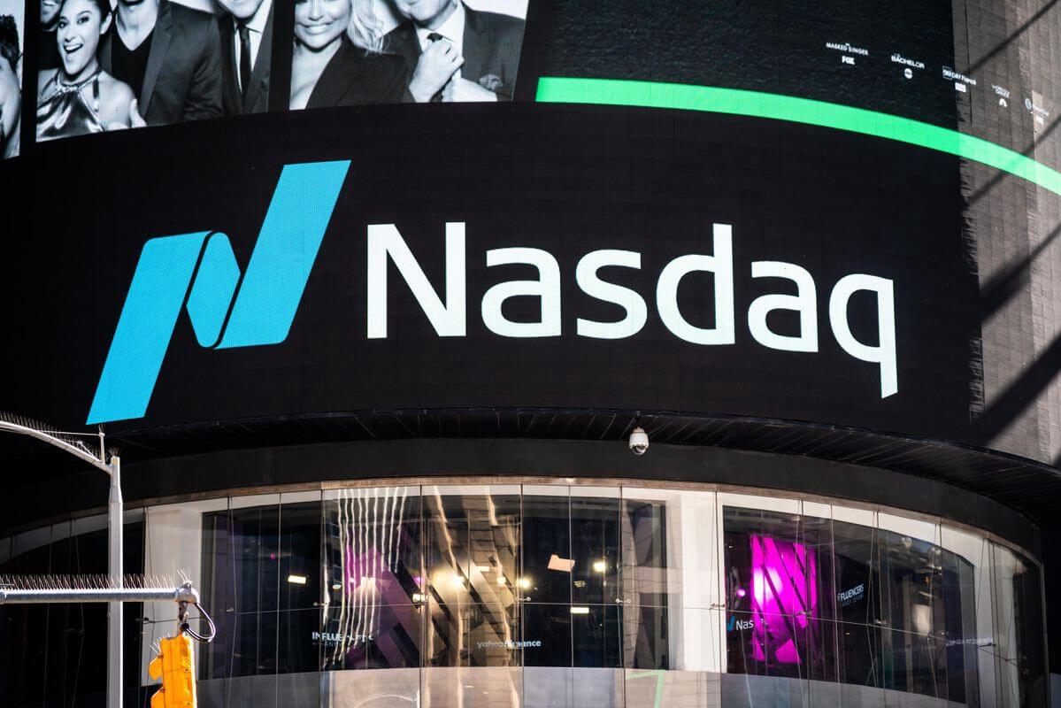 Nasdaq 100 Index Climbs Even Further! Technology Shares Gains.